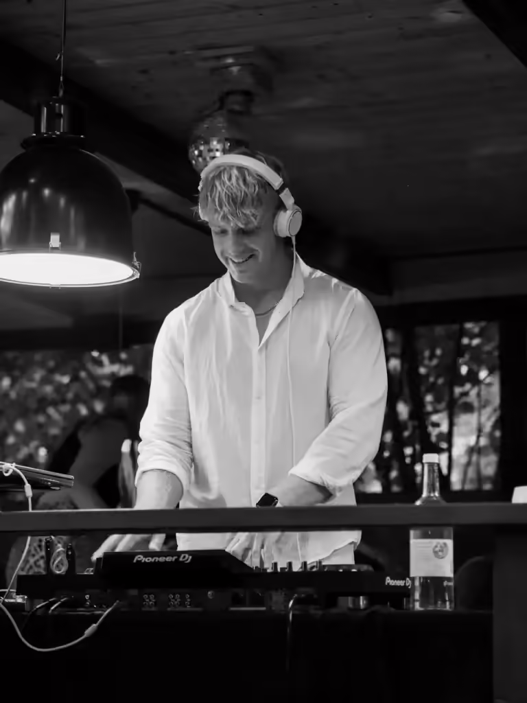 Event DJ Nathan White auf einer Veranstaltung in Würzburg