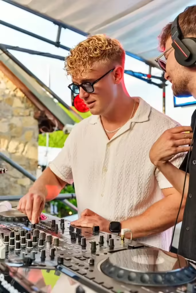 Nathan White Wein am Stein DJ & Saxophon